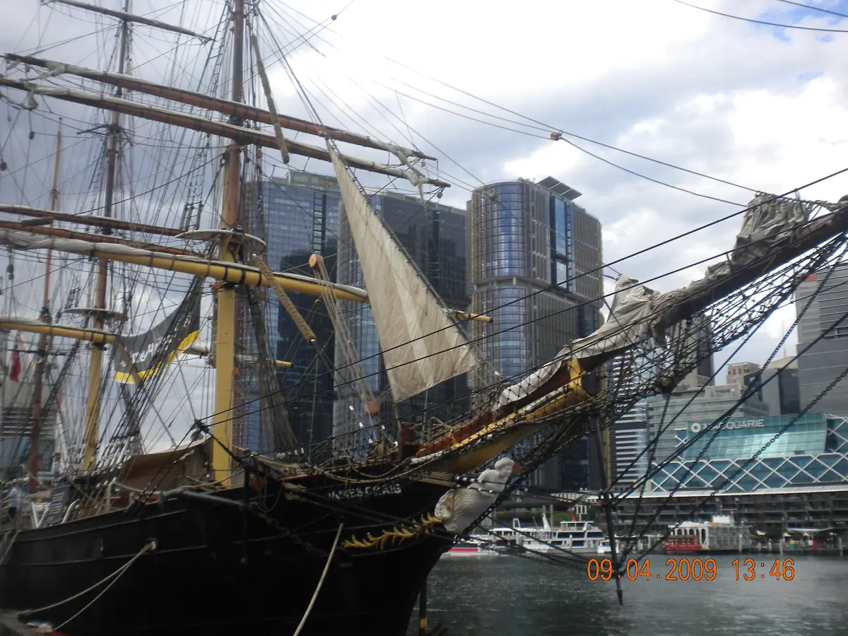 The tall ship James Craig at Darling Harbour
